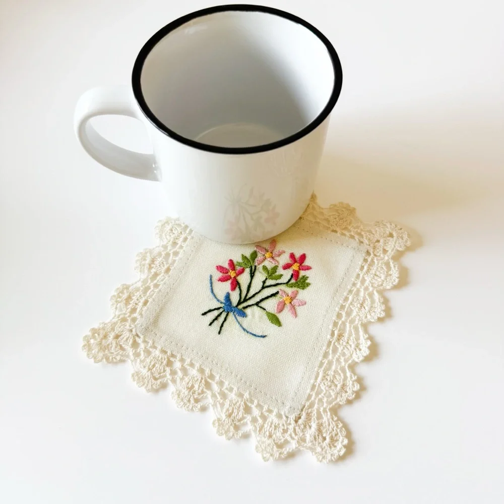 Hand Embroidered Floral Lace Linen‎ Cloth